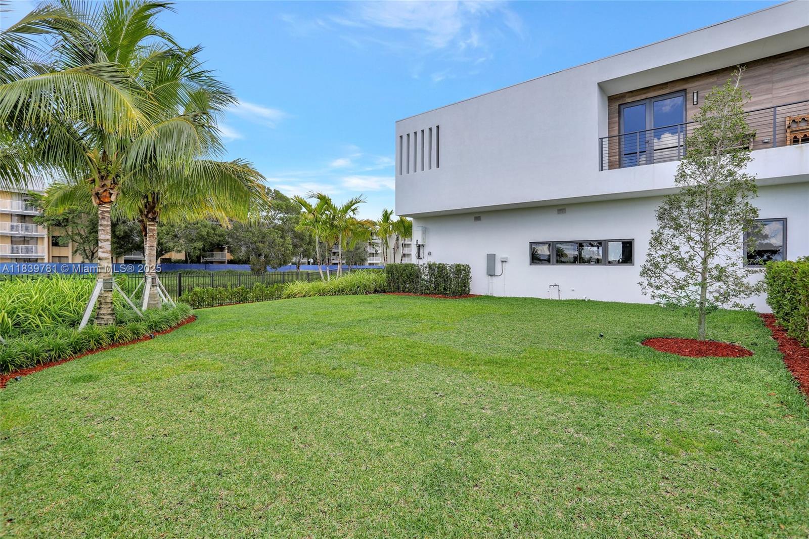 WESTON ESTATES - Residential Lease