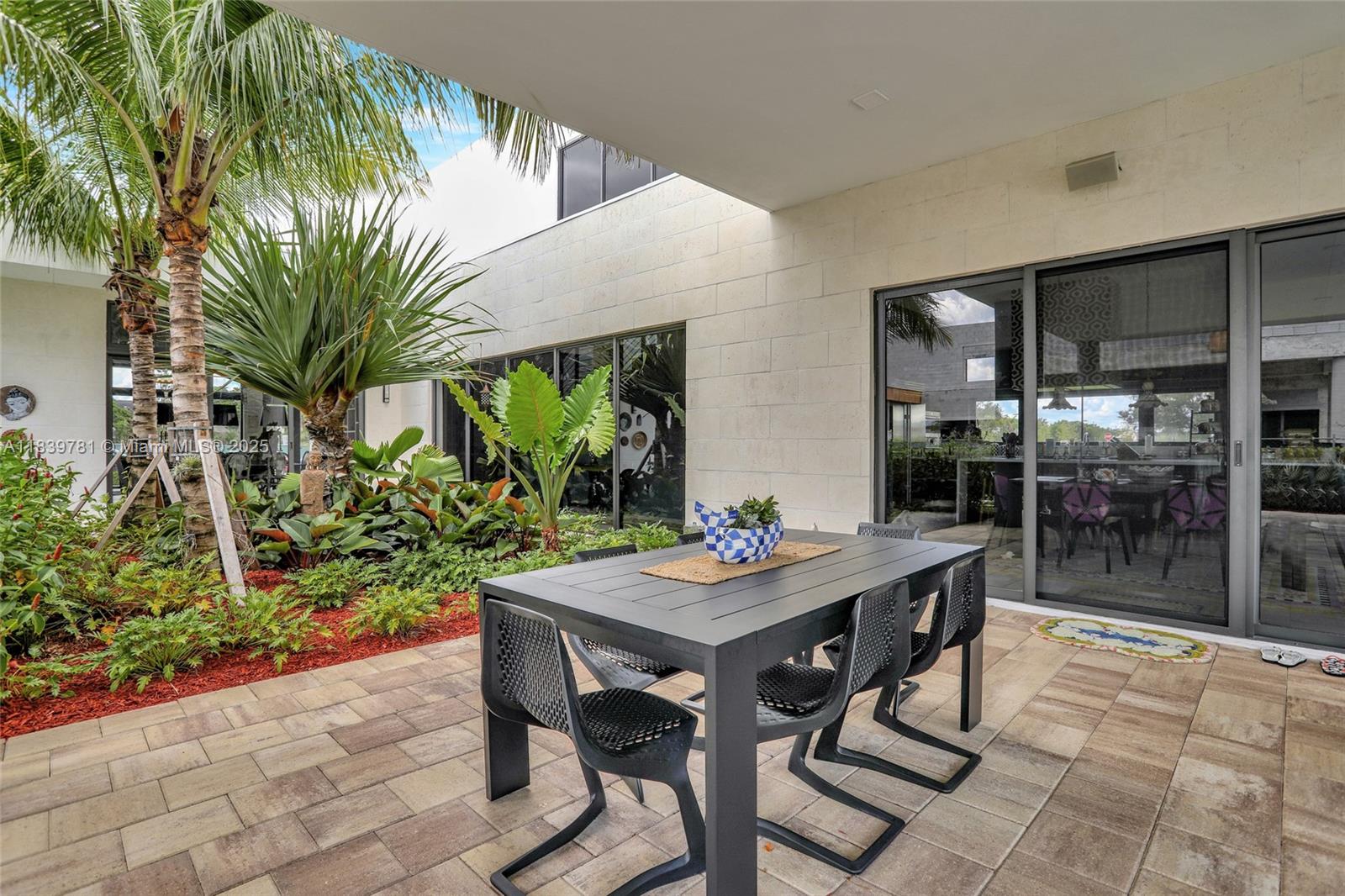WESTON ESTATES - Residential Lease