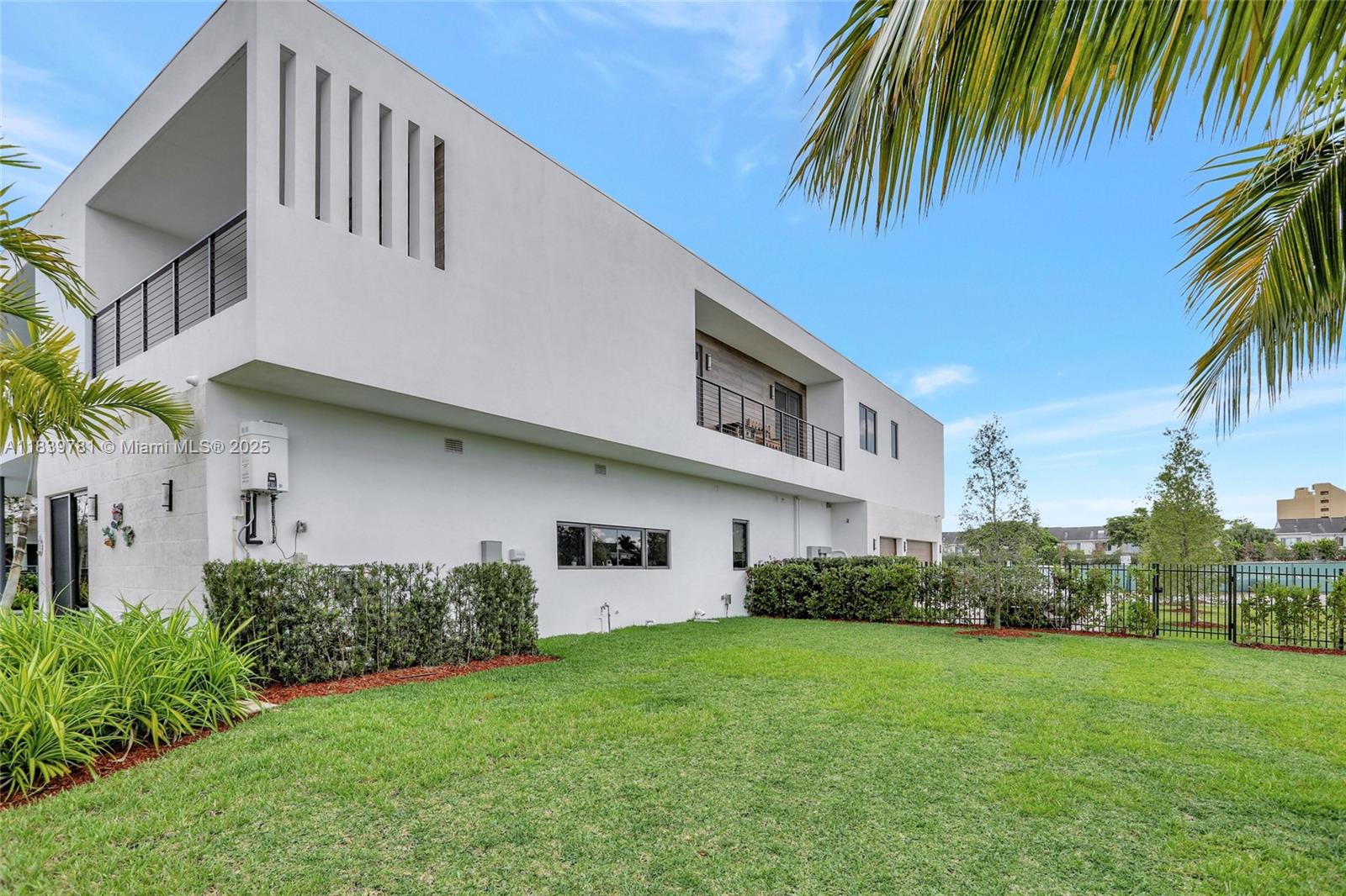 WESTON ESTATES - Residential Lease