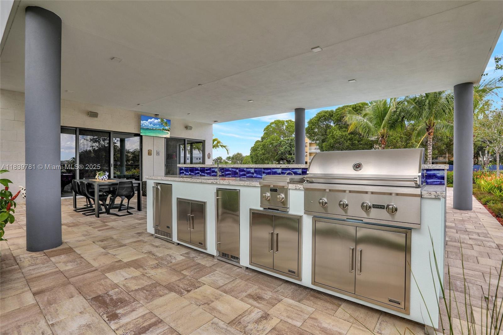 WESTON ESTATES - Residential Lease