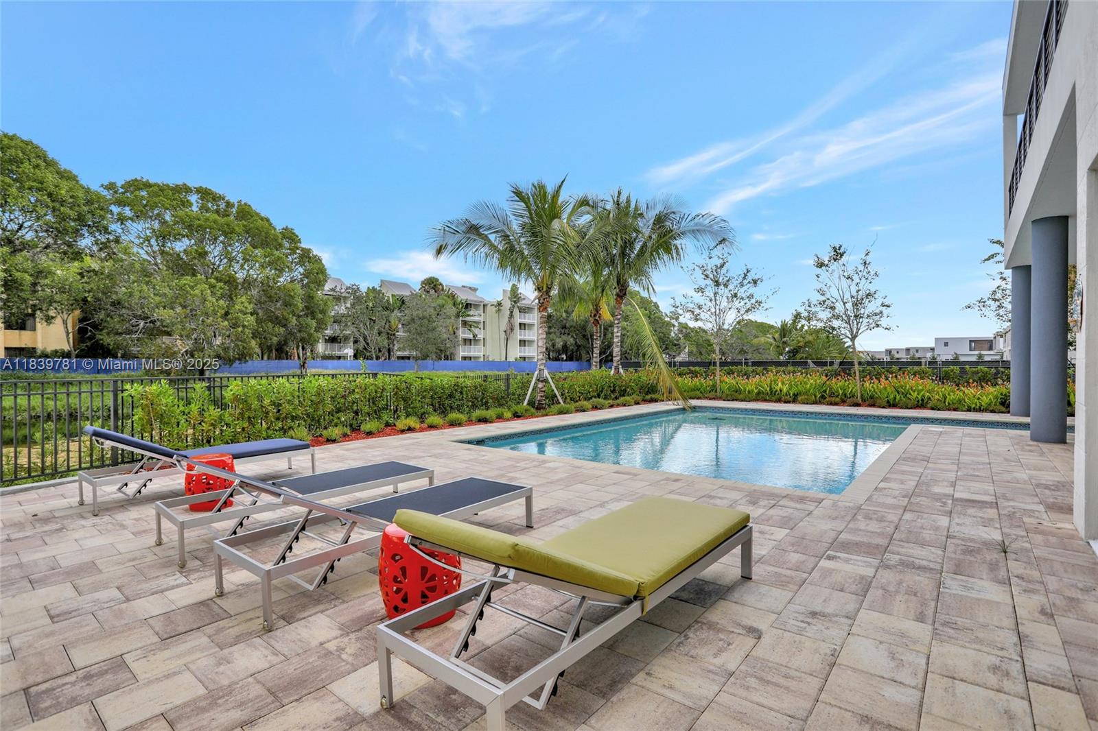 WESTON ESTATES - Residential Lease