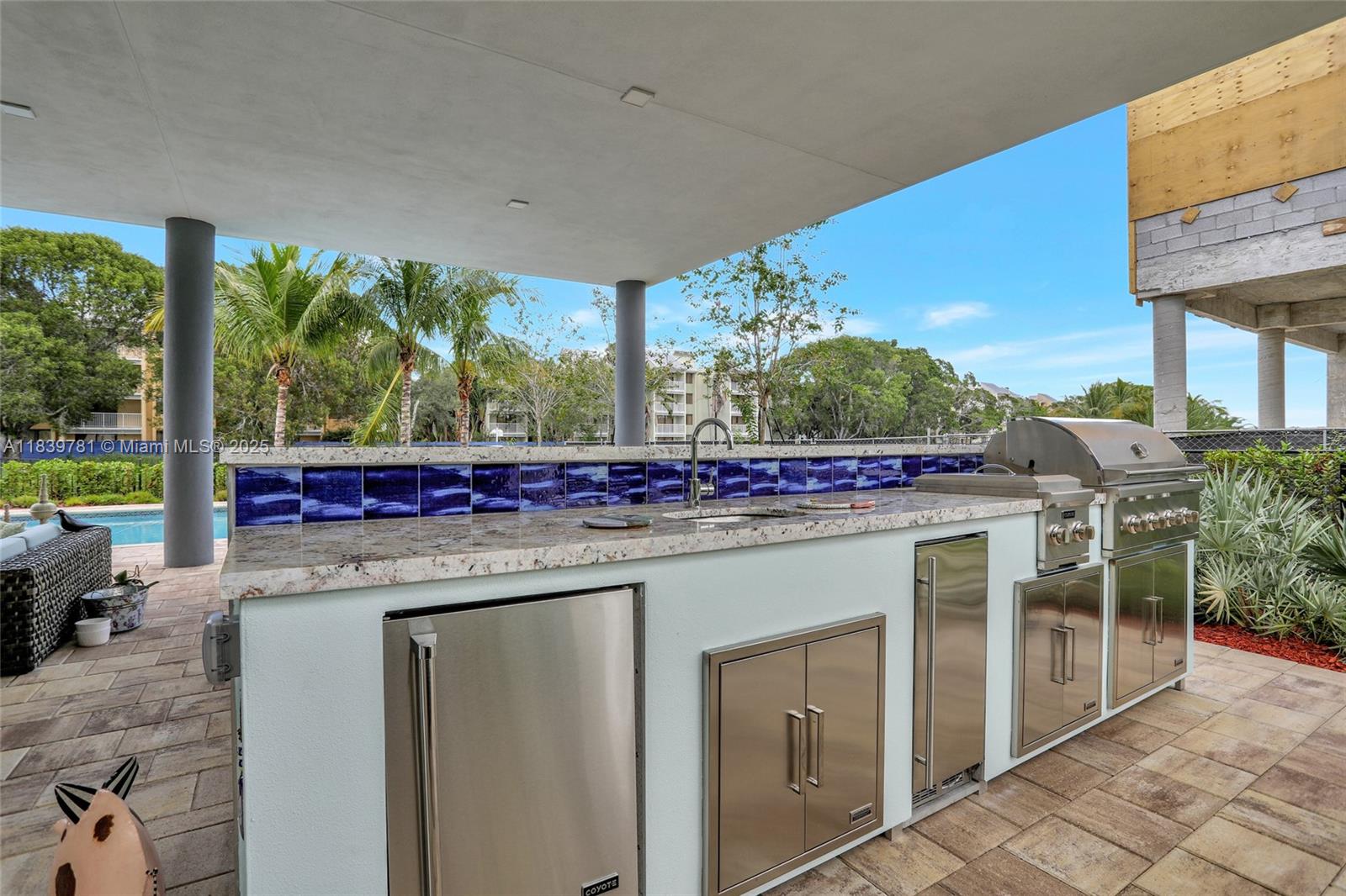 WESTON ESTATES - Residential Lease