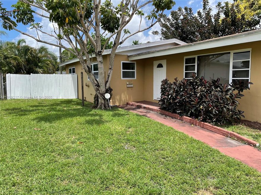 Beautiful house, 3 bedrooms and 2 bathrooms, all tiled, open floor design, spacious kitchen with island, All stainless  appliances, huge fenced yard with beautiful Gazebo to enjoy BBQ,  Washer and Dryer room with lots of storage,
ample space for parking 3 or 4 cars. The house if all fenced in.
ONLY FIST AND SECURITY TO MOVE IN!!!