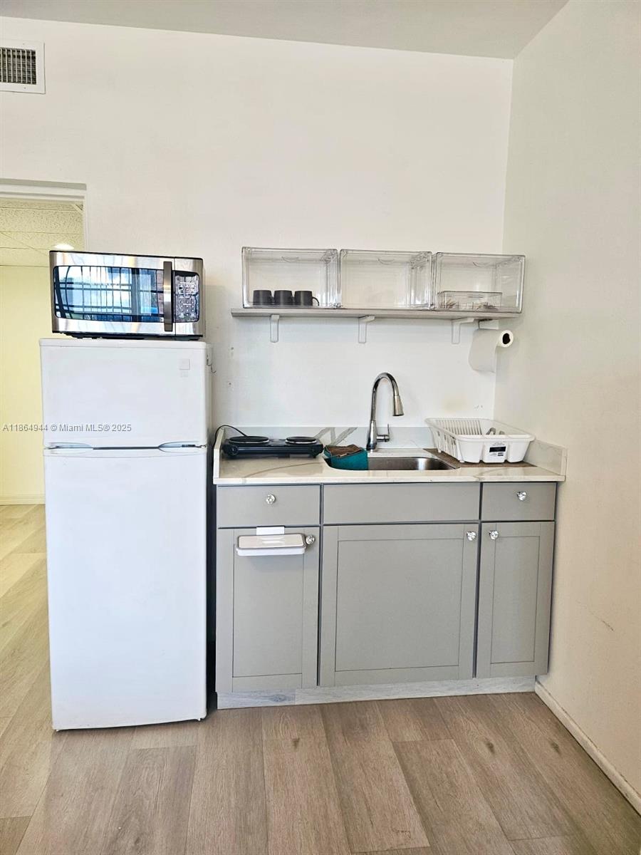 26 Diplomat Pkwy 2263