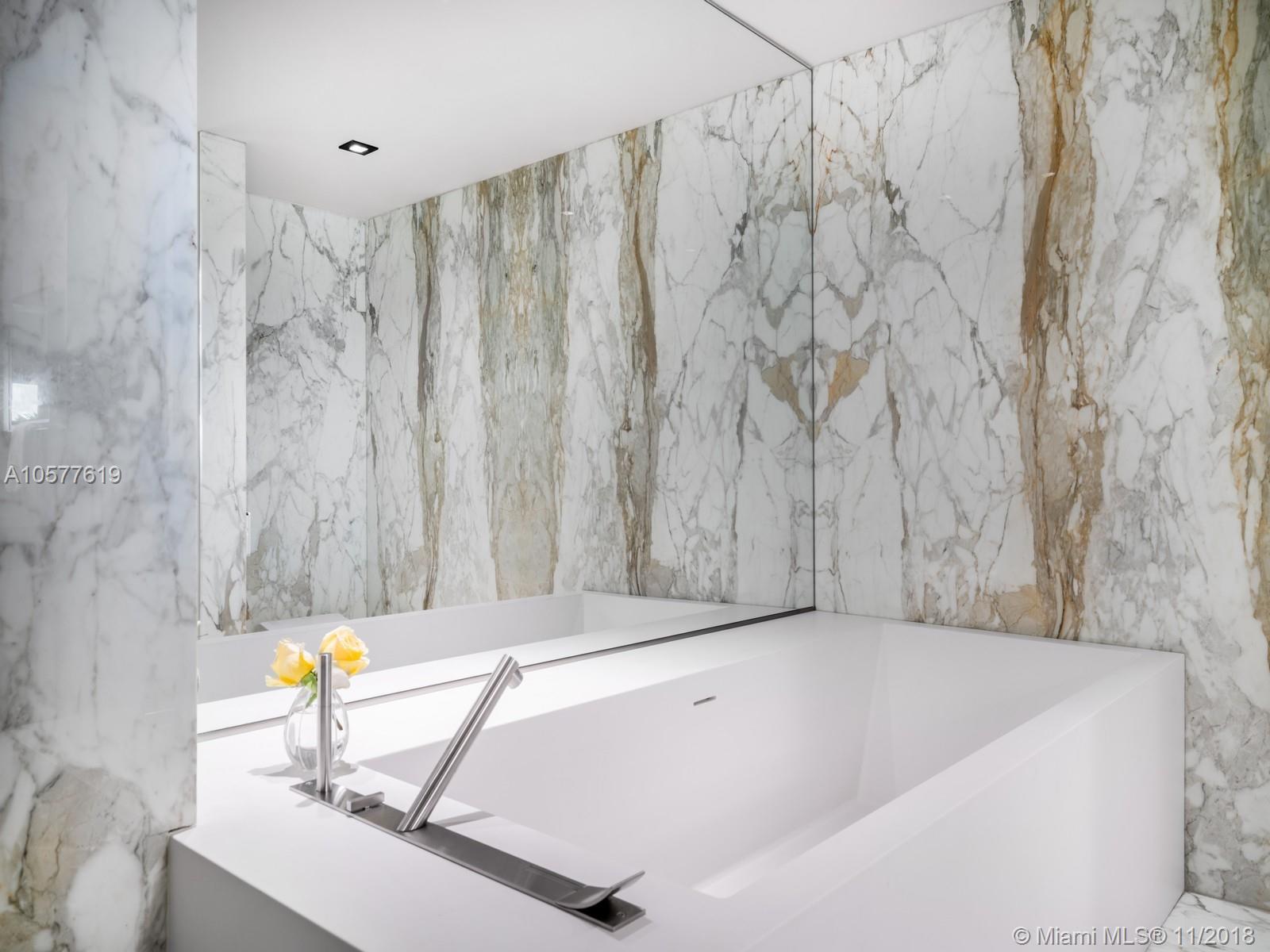 IL VILLAGGIO ON SOUTH BEA - Residential