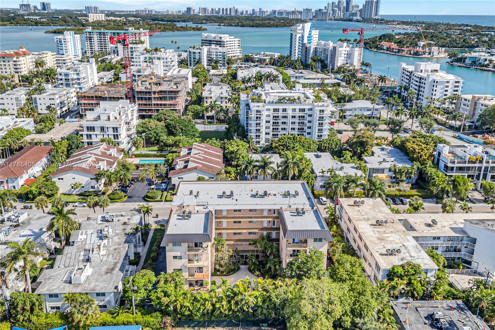 CLUB OF BAY HARBOR CONDO - Residential