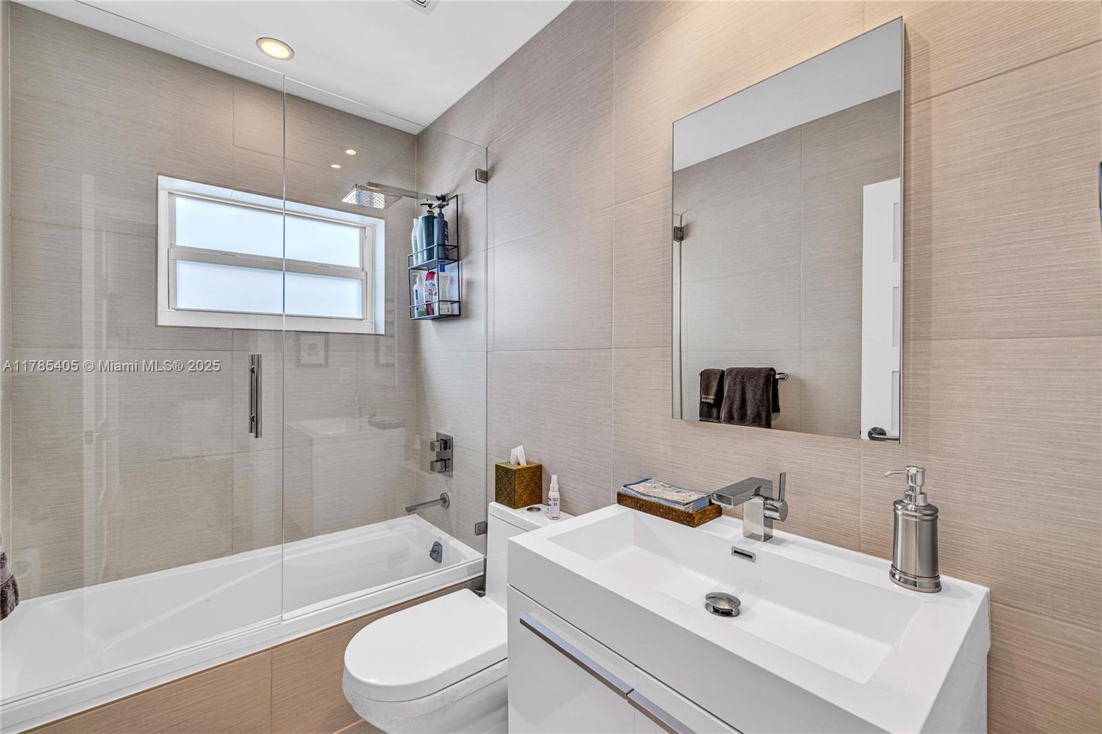 CLUB OF BAY HARBOR CONDO - Residential