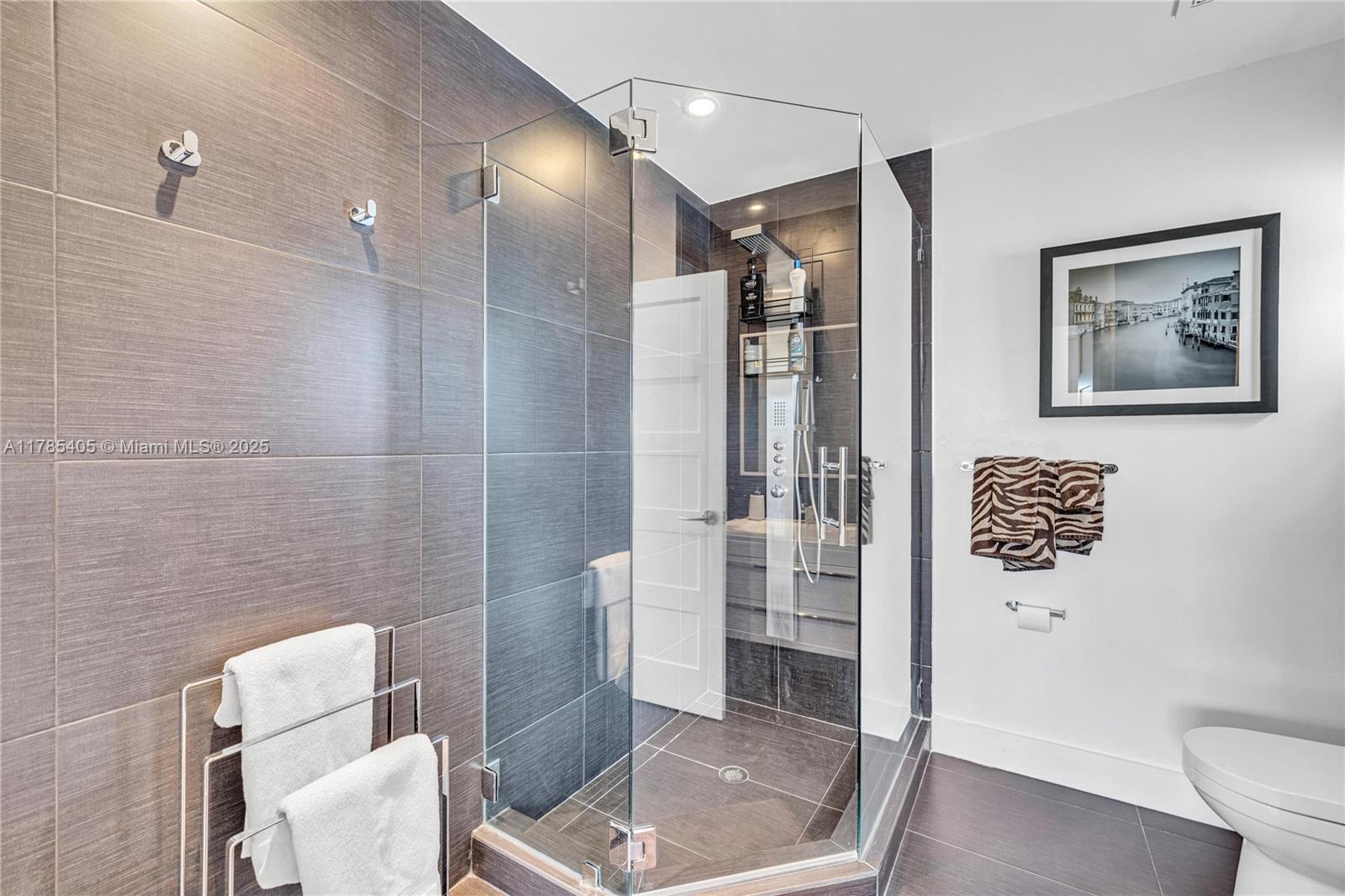 CLUB OF BAY HARBOR CONDO - Residential