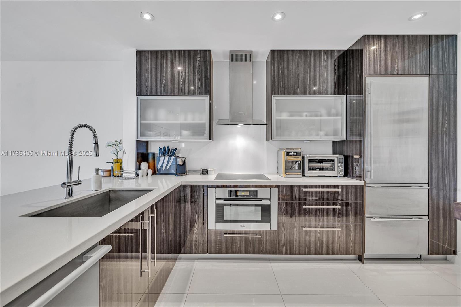 CLUB OF BAY HARBOR CONDO - Residential