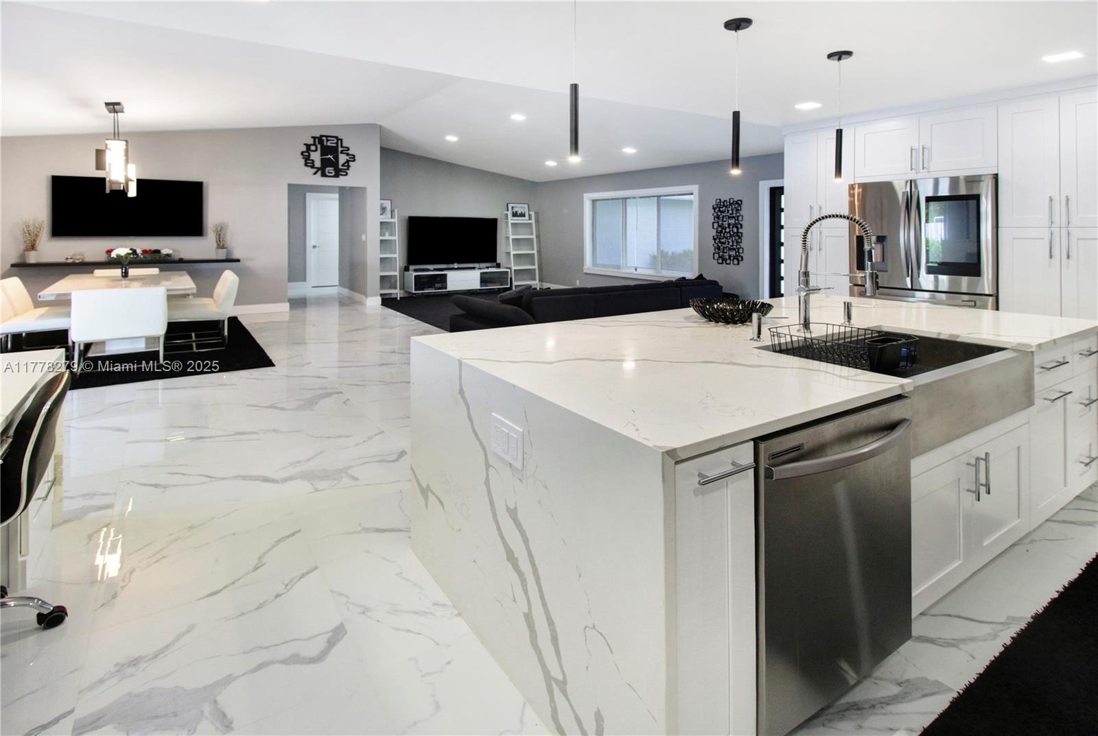CYPRESS RUN - Residential