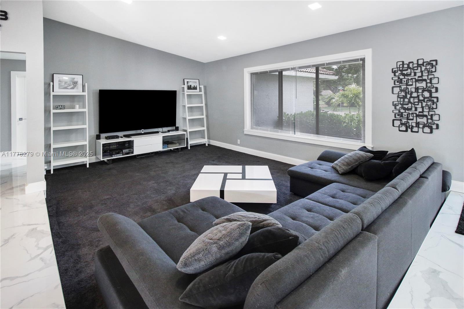 CYPRESS RUN - Residential
