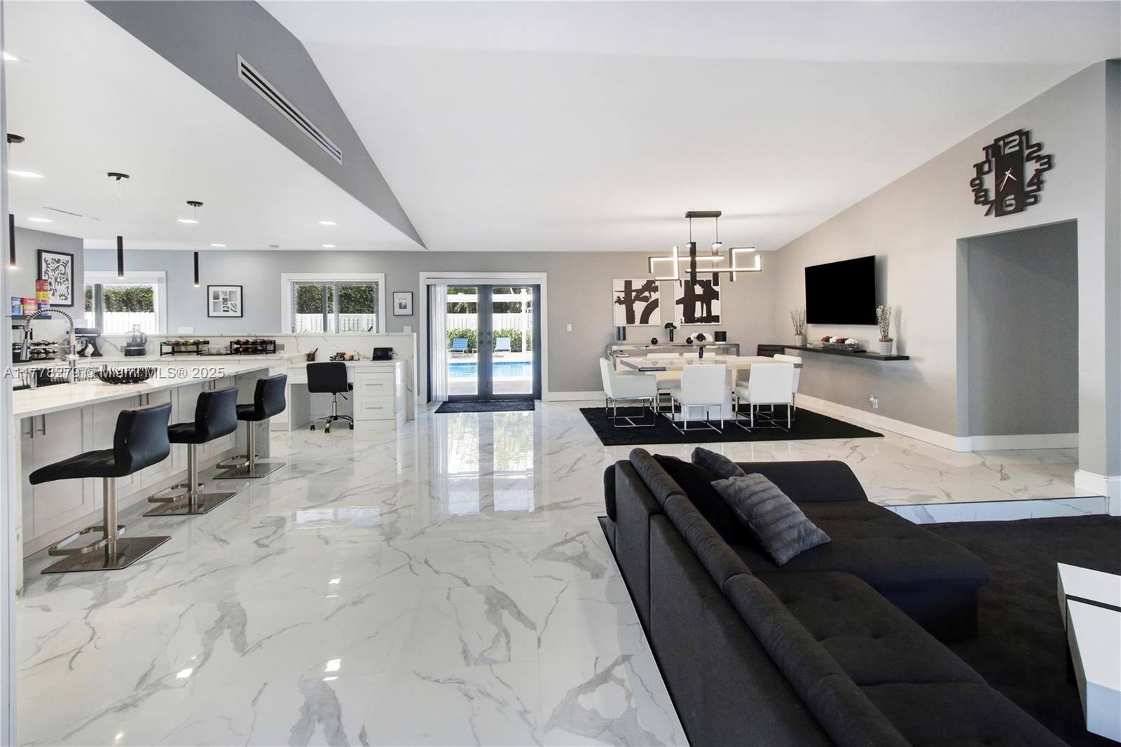 CYPRESS RUN - Residential