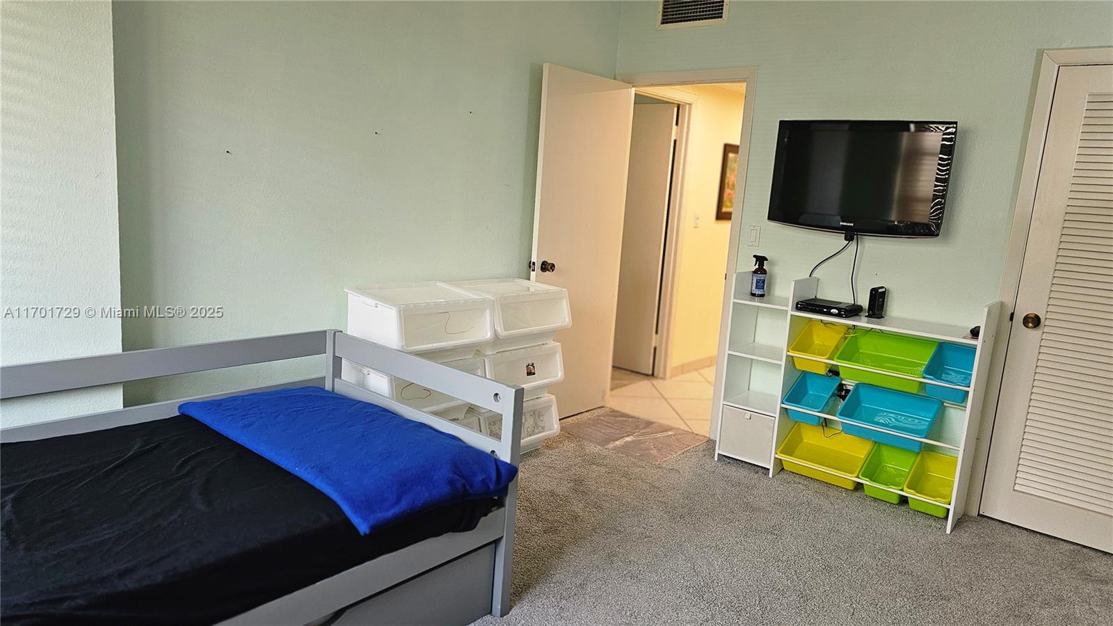 HEMISPHERES CONDO - Residential Lease