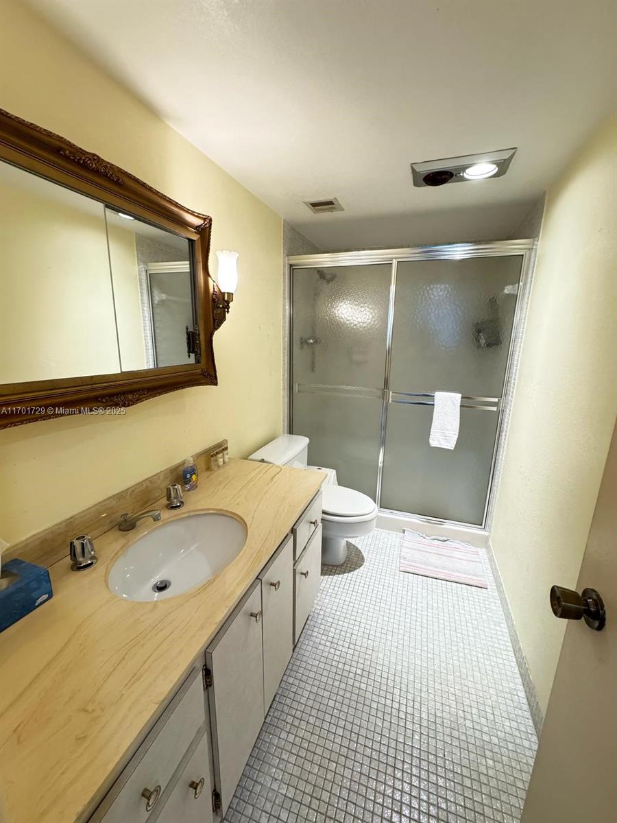 HEMISPHERES CONDO - Residential Lease