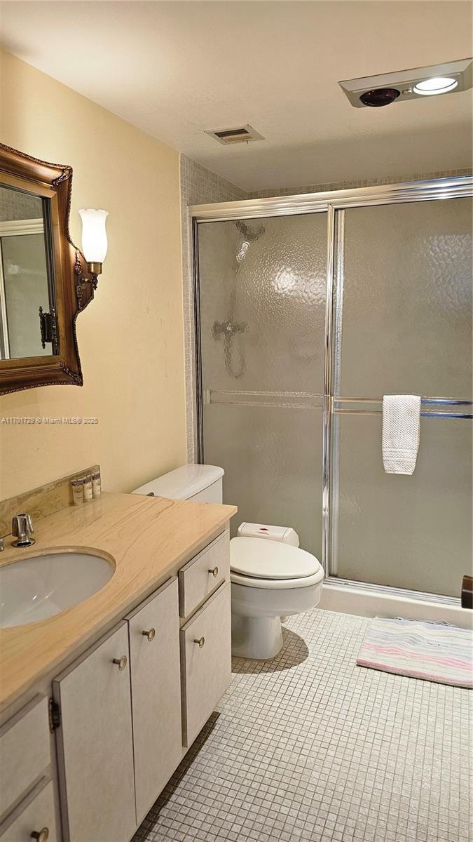 HEMISPHERES CONDO - Residential Lease