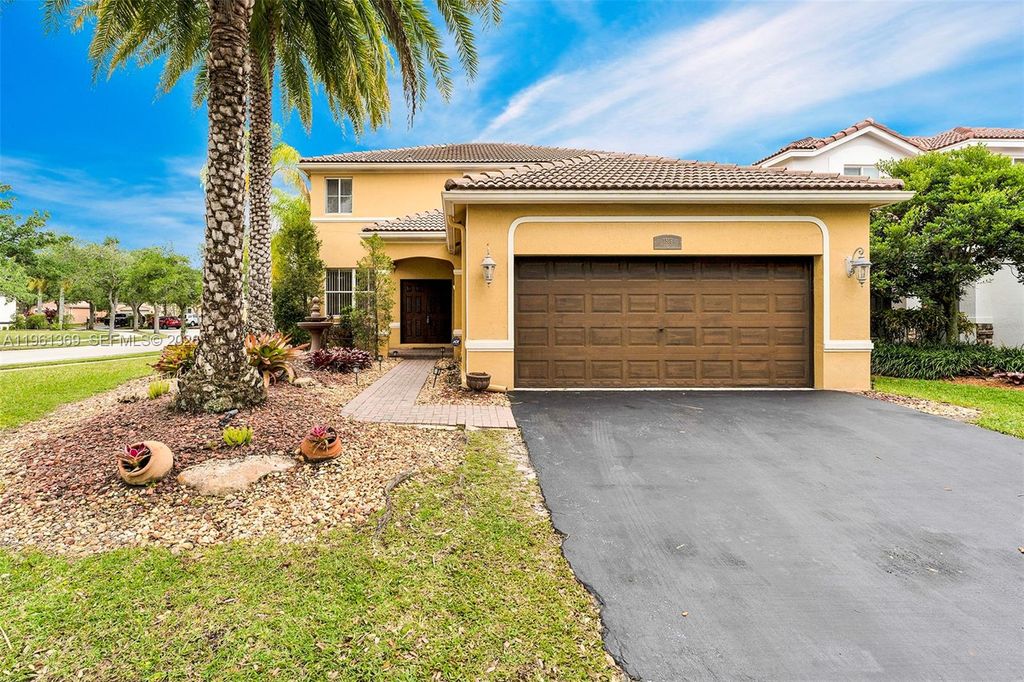 Photo of 1518 Maple Dr #1518, Weston, FL 33327 (MLS # A11961369)