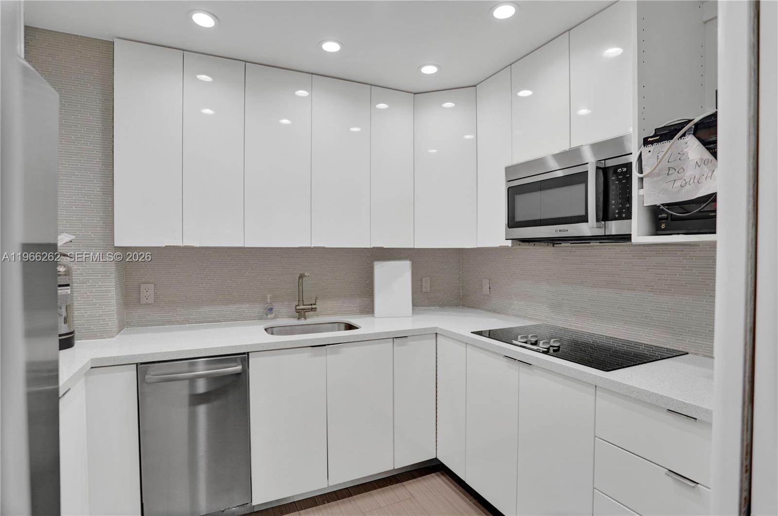 MIRADOR 1200 CONDO - Residential