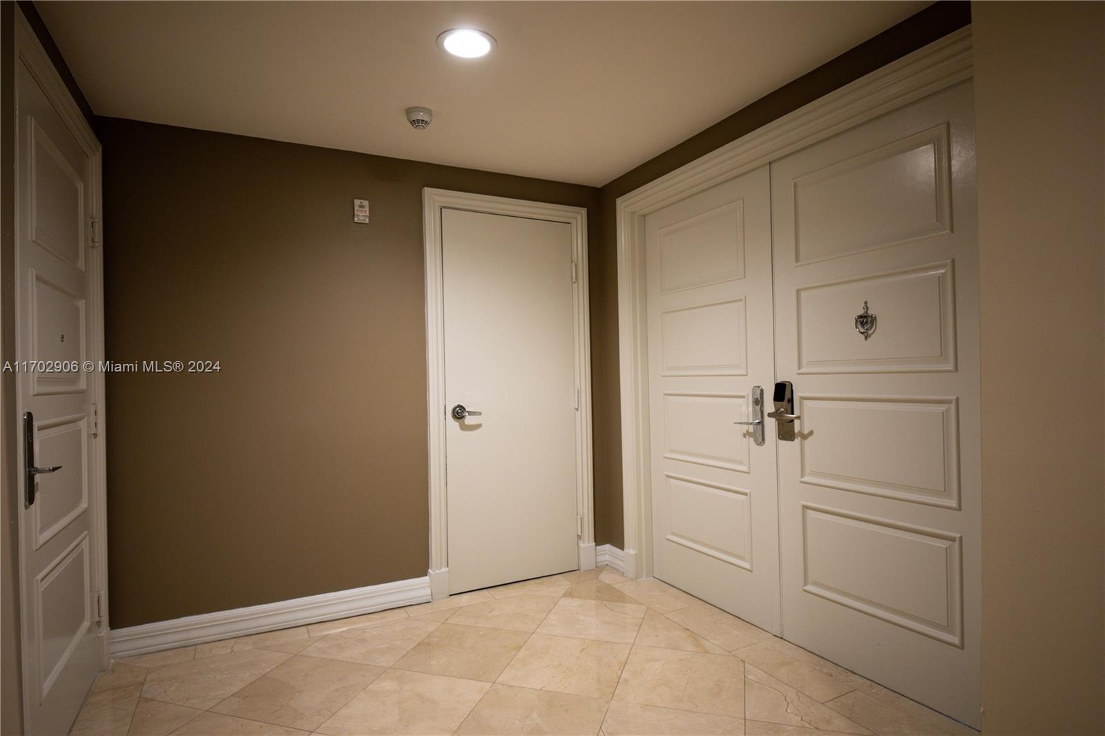 ST TROPEZ ON THE BAY II C - Residential