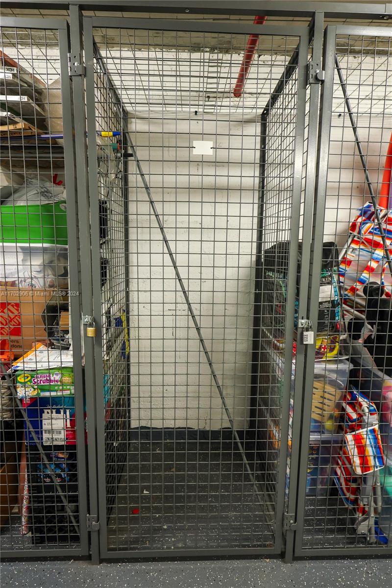 ST TROPEZ ON THE BAY II C - Residential