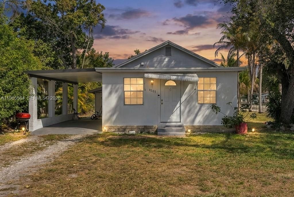 Photo of 1501 N 58th Ave #B, Hollywood, FL 33021 (MLS # A11965564)