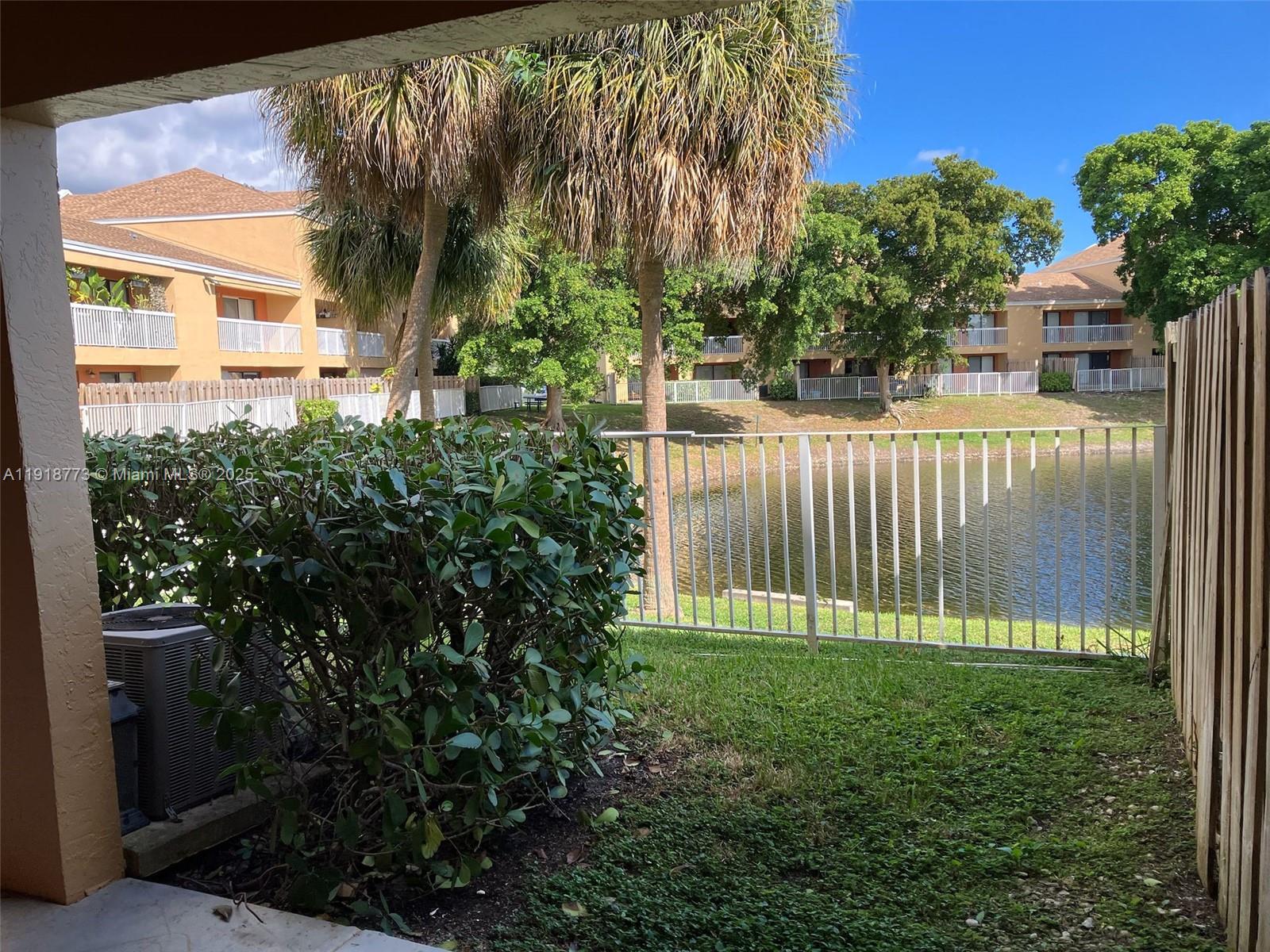 VILLAS AT LAKEVIEW CONDO - Residential Lease