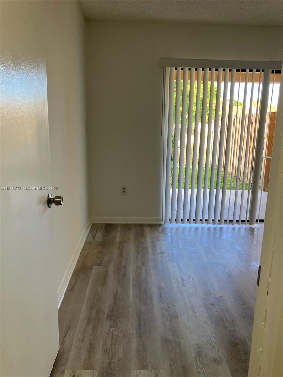 VILLAS AT LAKEVIEW CONDO - Residential Lease