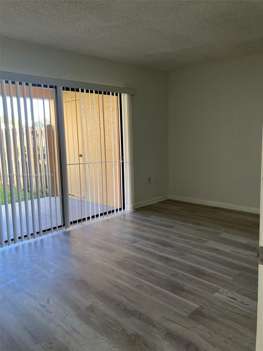 VILLAS AT LAKEVIEW CONDO - Residential Lease