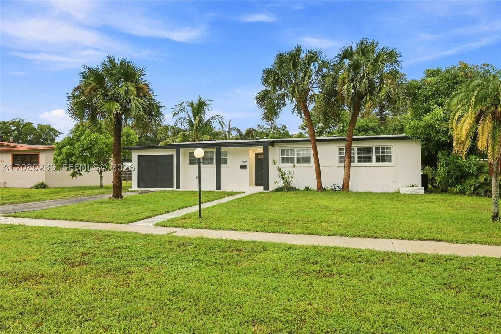 6885 NW 14th Ct