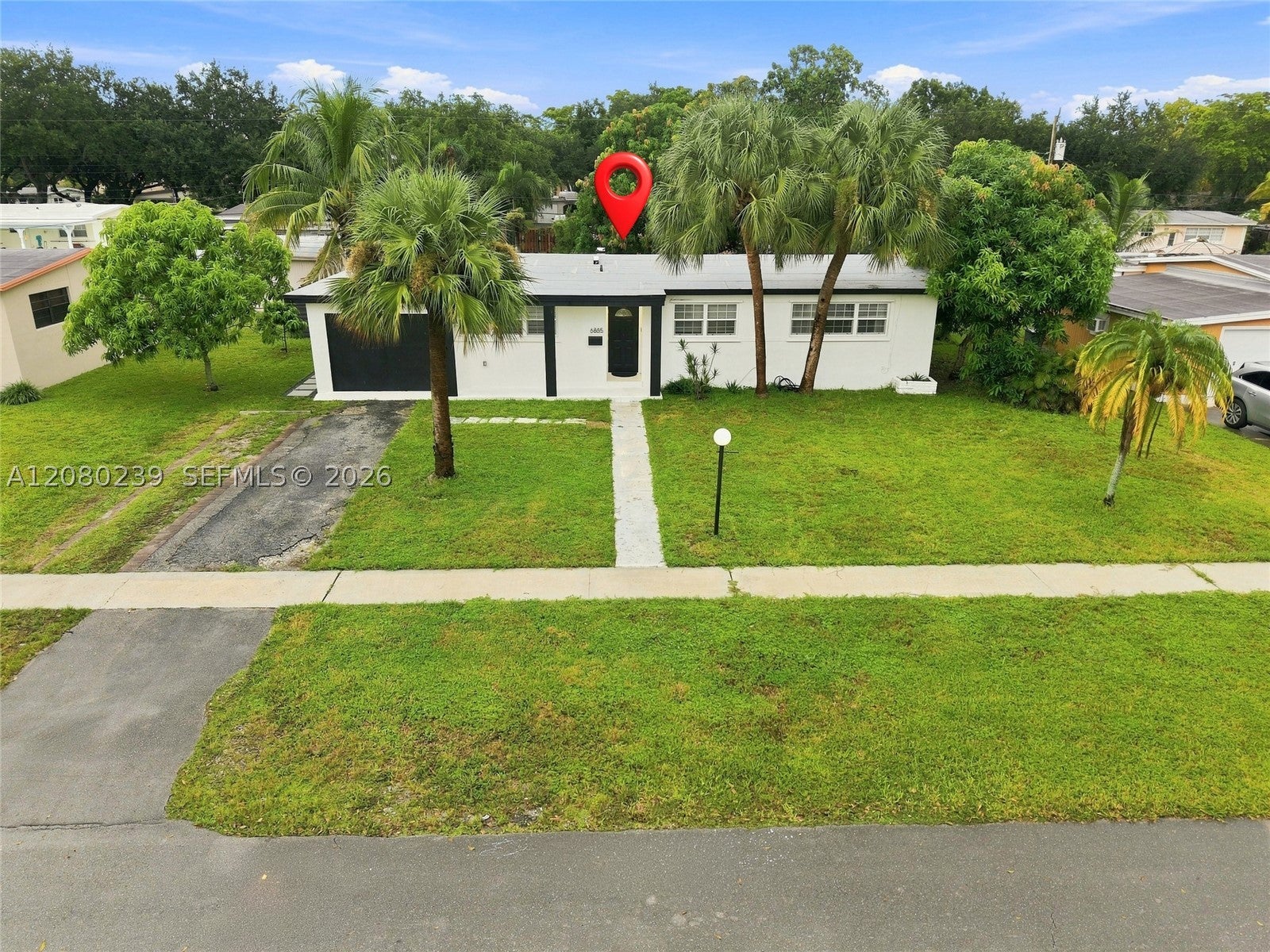 6885 NW 14th Ct