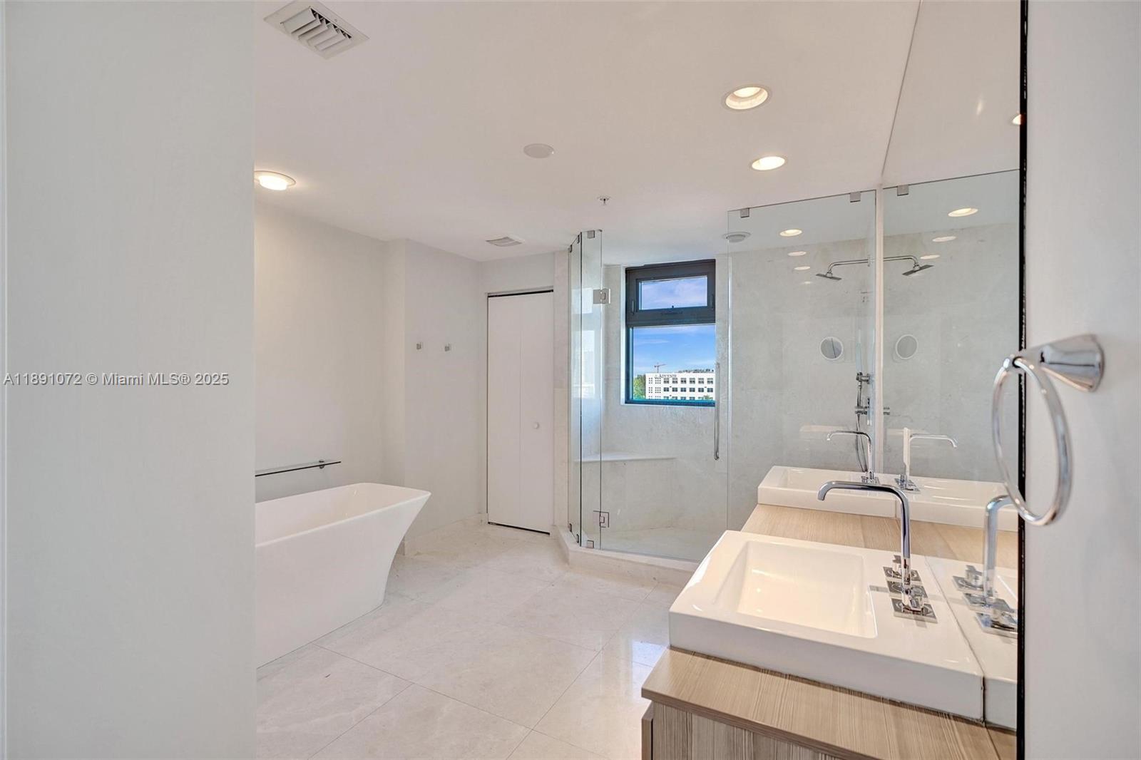 MARINA PALMS RESIDENCES N - Residential