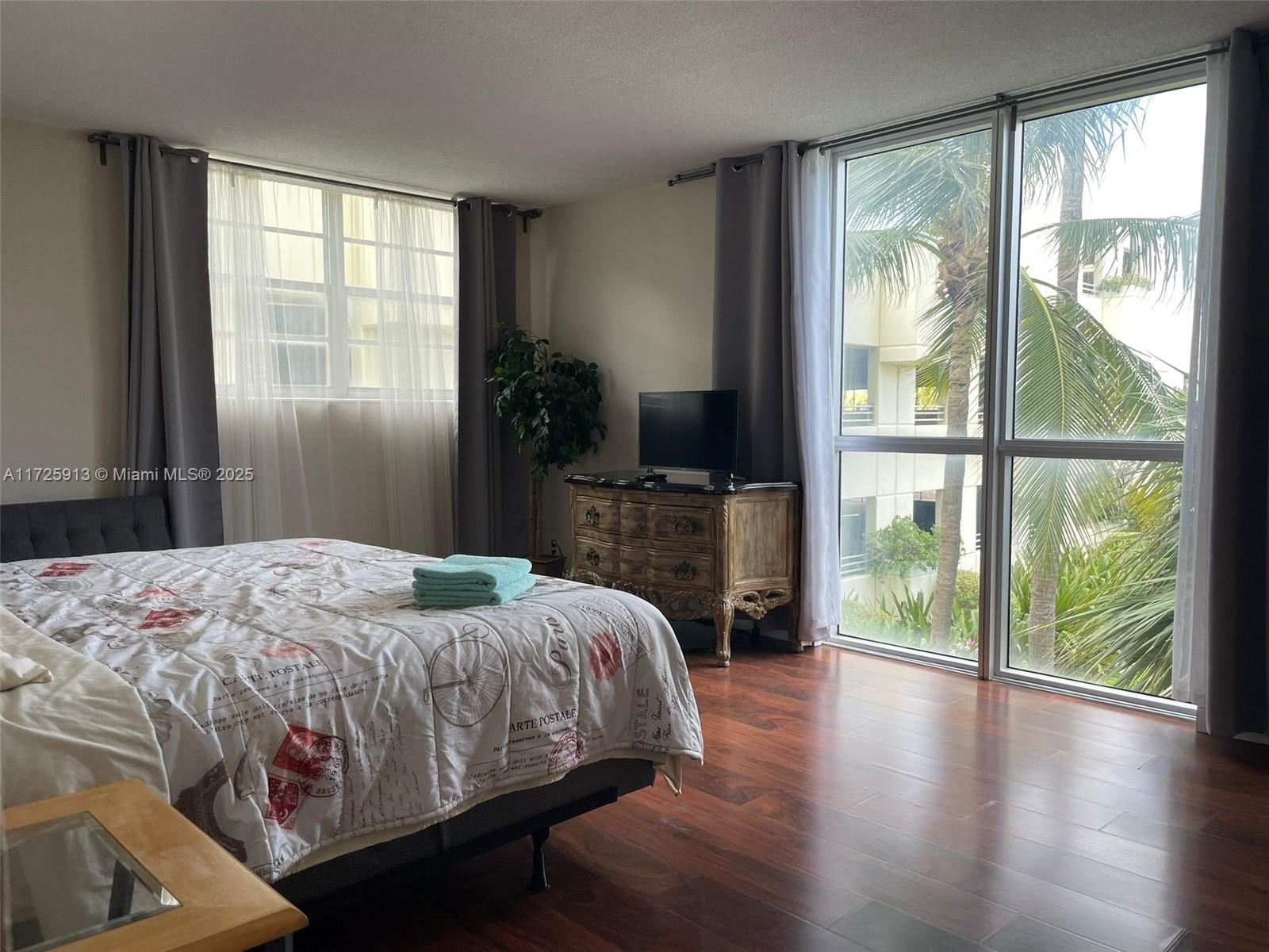 3901 S Ocean Dr 2E