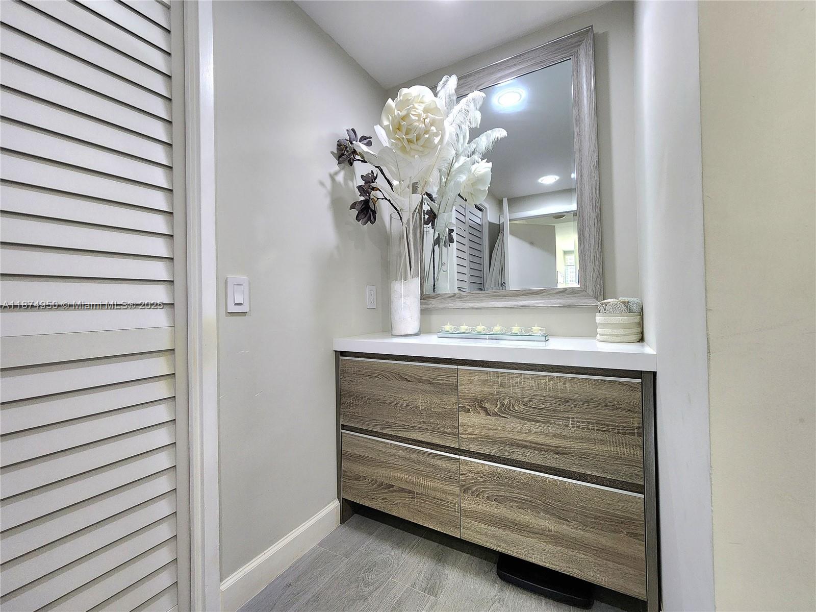 ALEXANDER TOWERS CONDO - Residential Lease