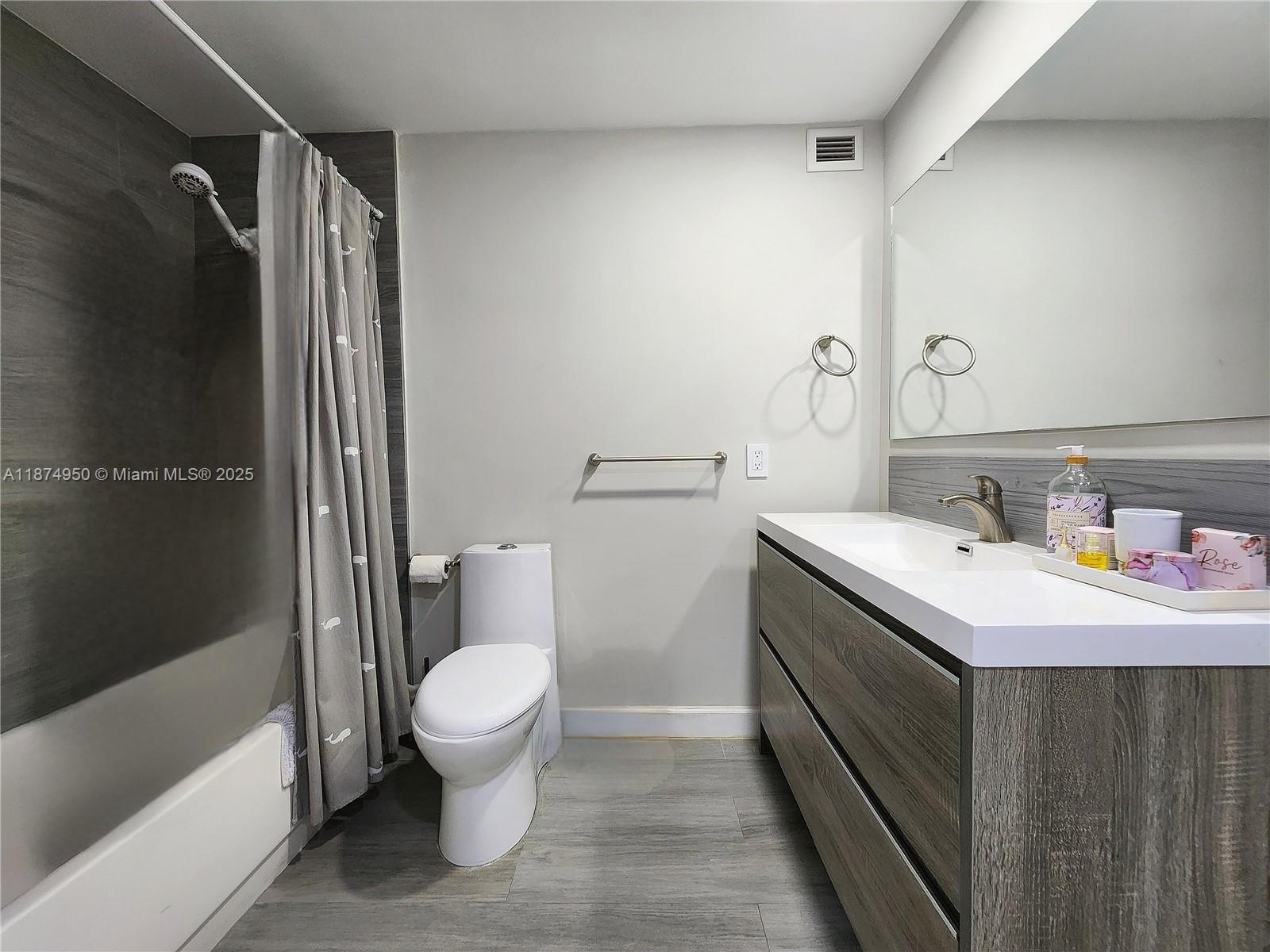 ALEXANDER TOWERS CONDO - Residential Lease