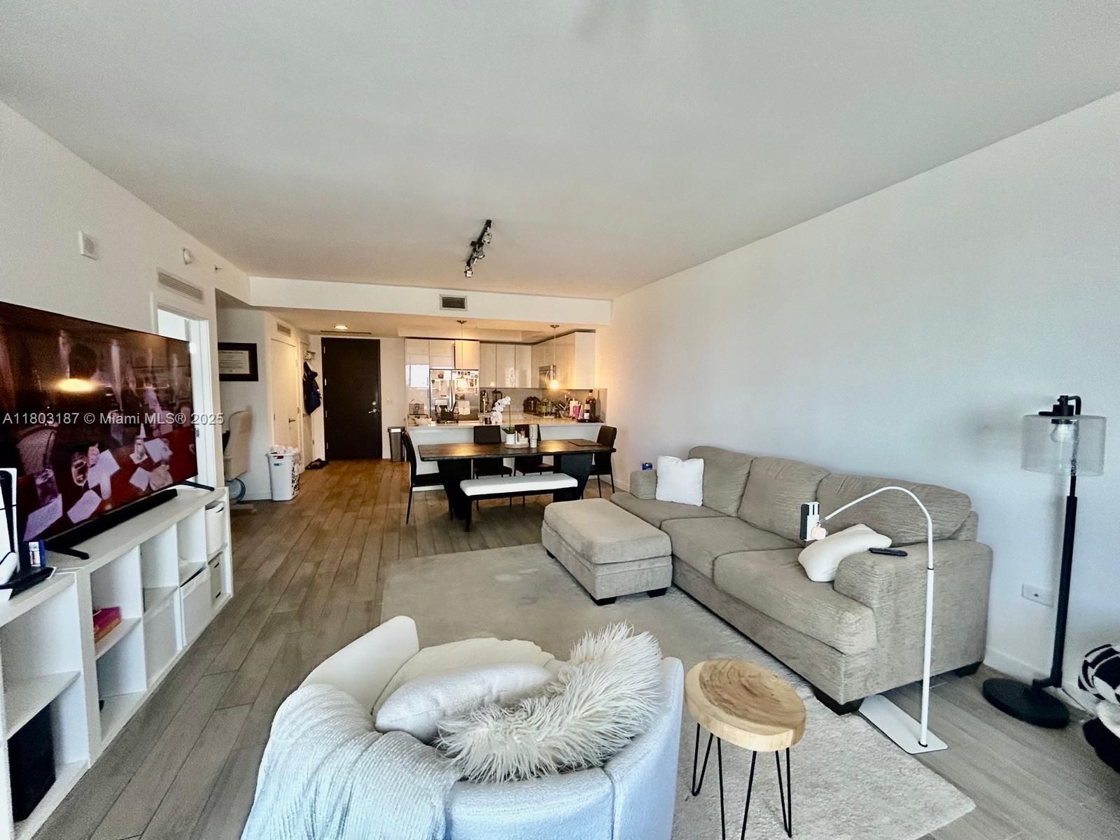 Property for Sale at 999 Sw 1st Ave 2013, Miami, Broward County, Florida - Bedrooms: 1 
Bathrooms: 1  - $475,000