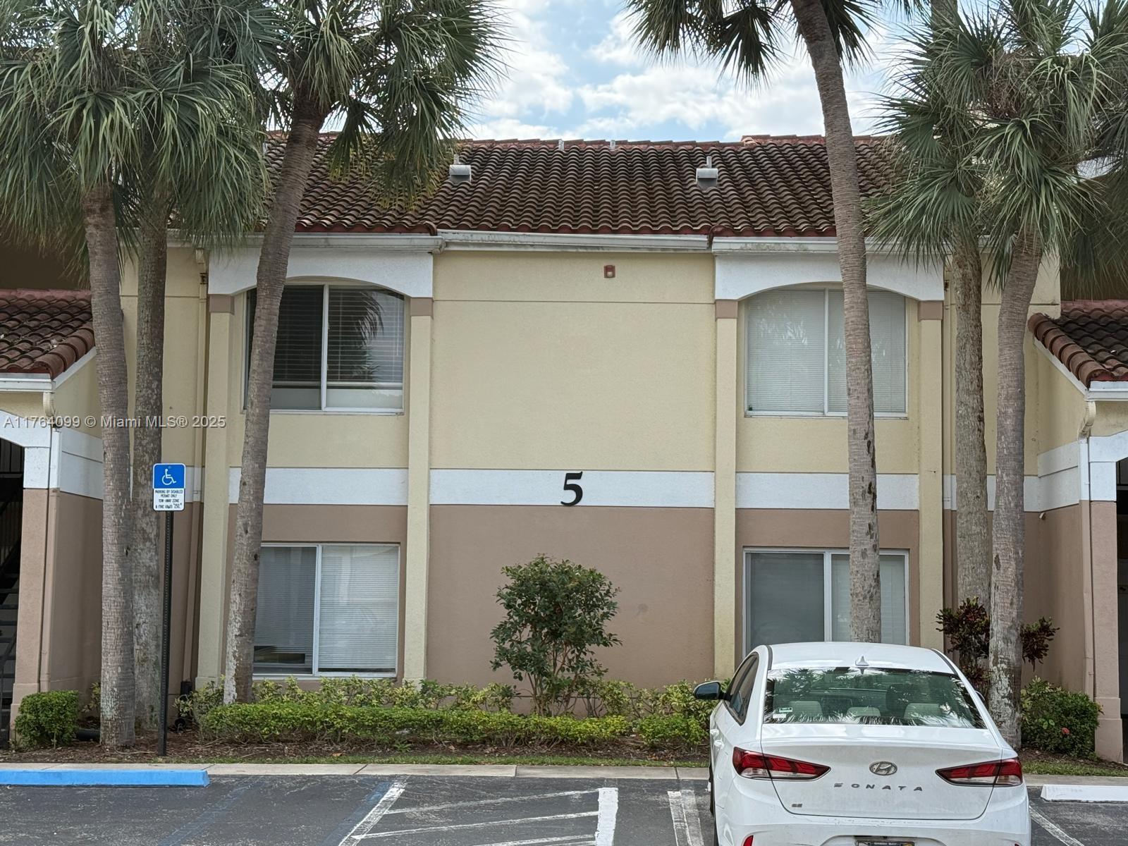 CASABLANCA ISLES CONDO - Residential