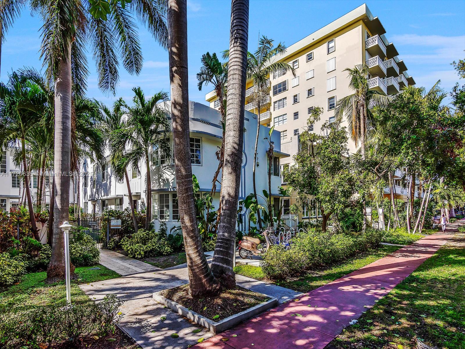 1000 Meridian Ave 15, Miami Beach, Miami-Dade County, Florida - 1 Bedrooms  
1 Bathrooms - 