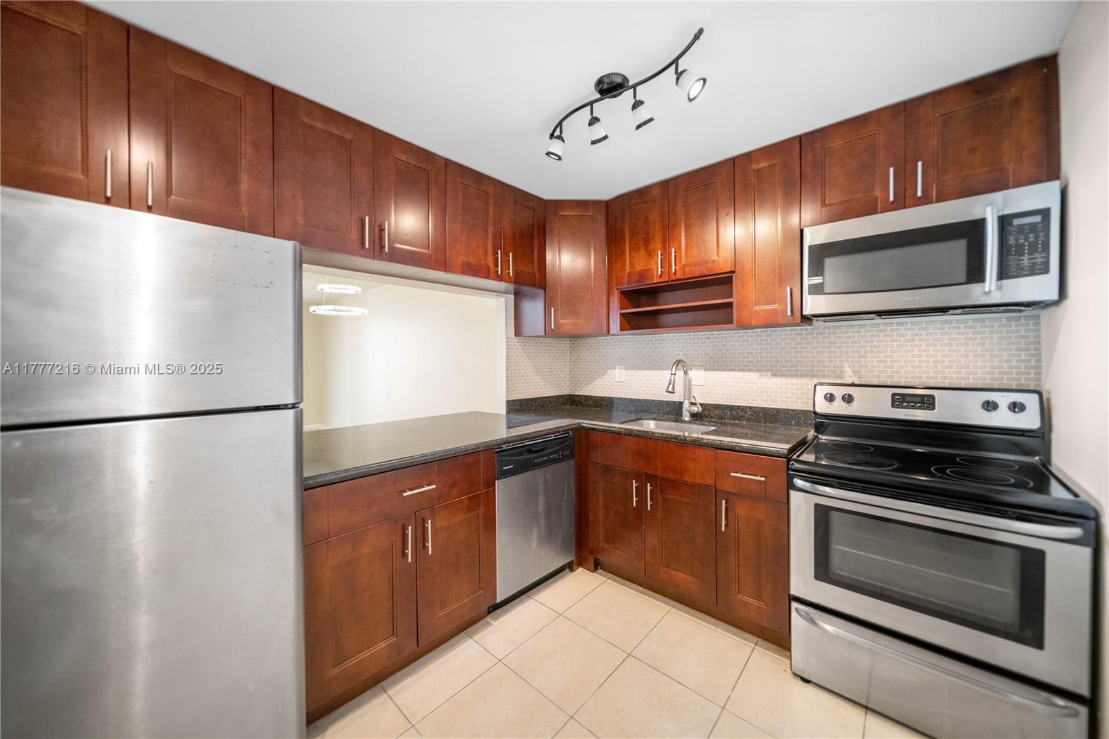 Rental Property at 16710 Ne 9th Ave 505, North Miami Beach, Miami-Dade County, Florida - Bedrooms: 1 
Bathrooms: 2  - $1,895 MO.