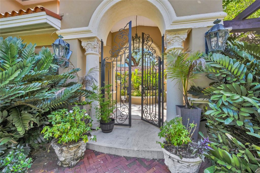 Photo of 6200 Granada Blvd, Coral Gables, FL 33146 (MLS # A11990991)