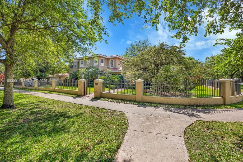 Photo of 6200 Granada Blvd, Coral Gables, FL 33146 (MLS # A11990991)