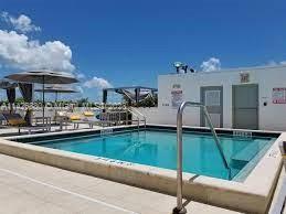 VILLAGGIO IN THE GROVE CO - Residential Lease