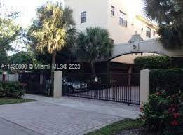 VILLAGGIO IN THE GROVE CO - Residential Lease