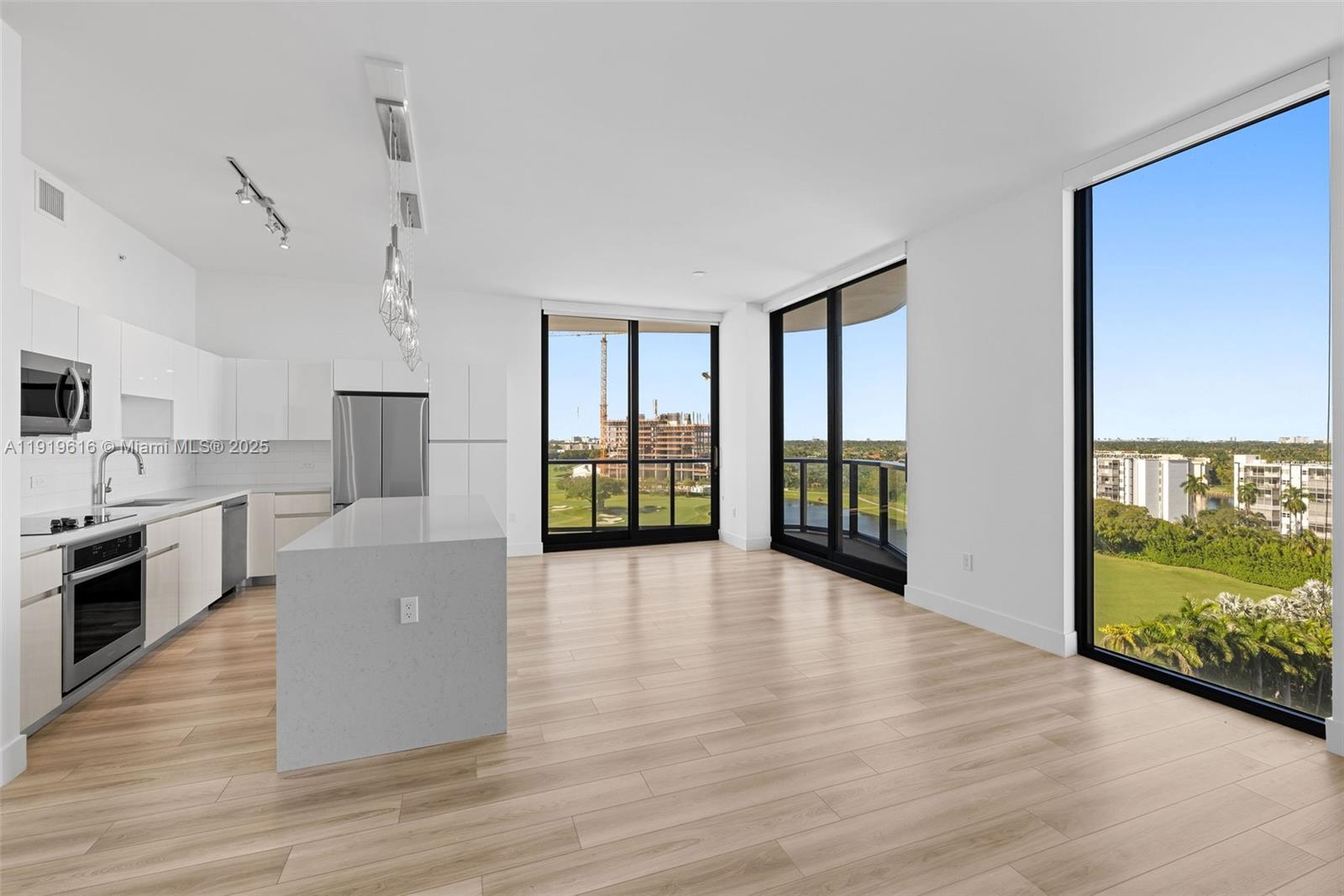 DIPLOMAT GOLF ESTATES - Residential