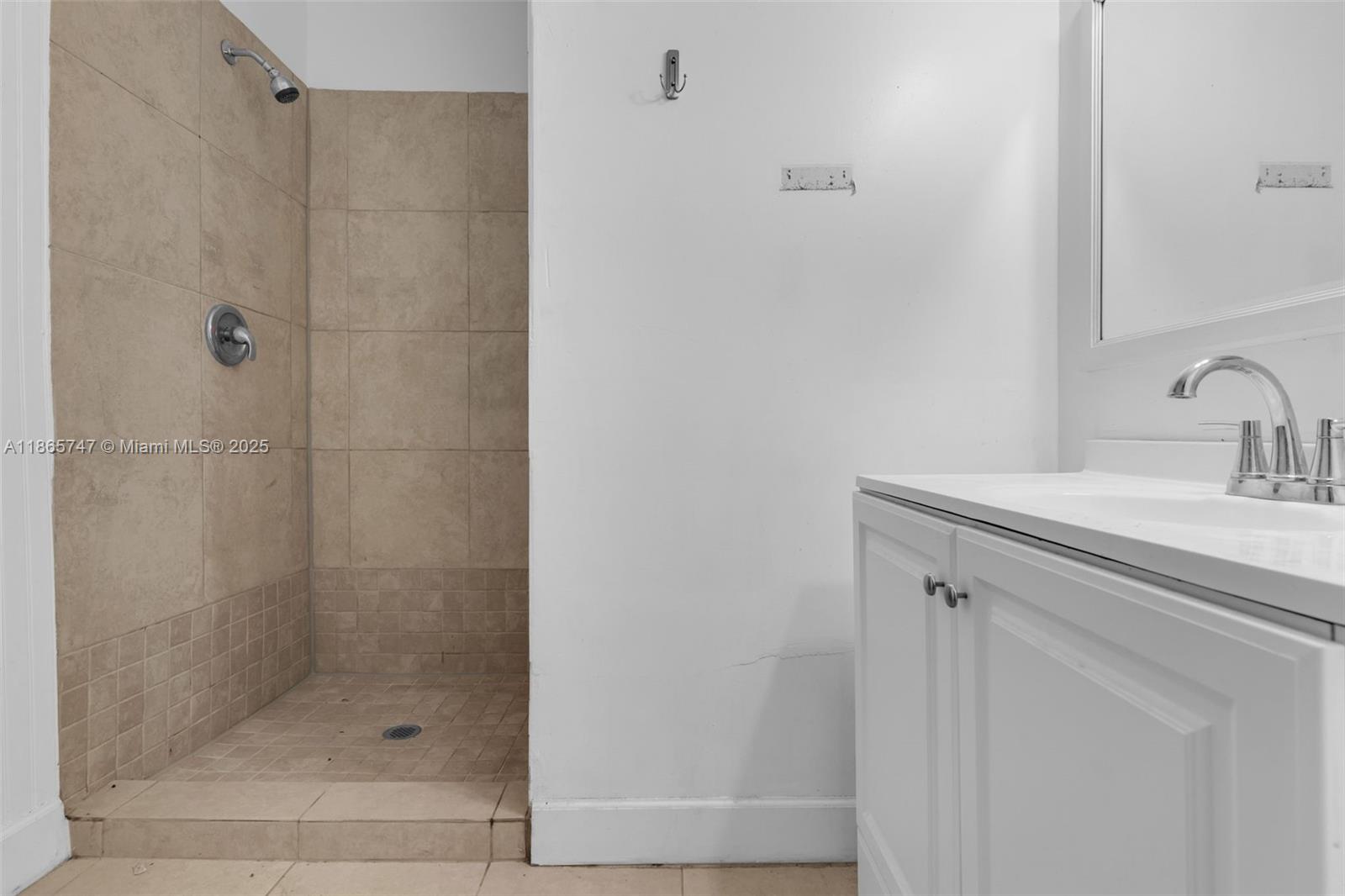 ORCHARD VILLA - Residential Lease