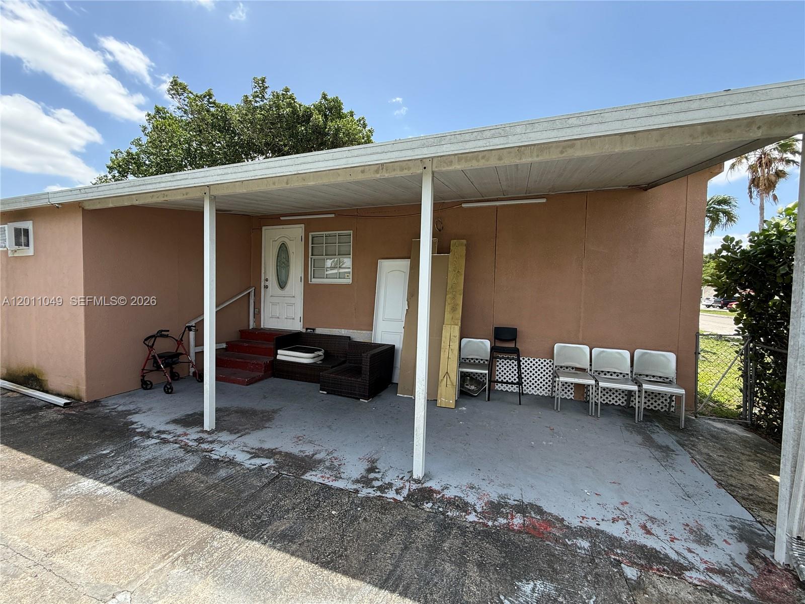 UNIVERSITY LAKES - Residential