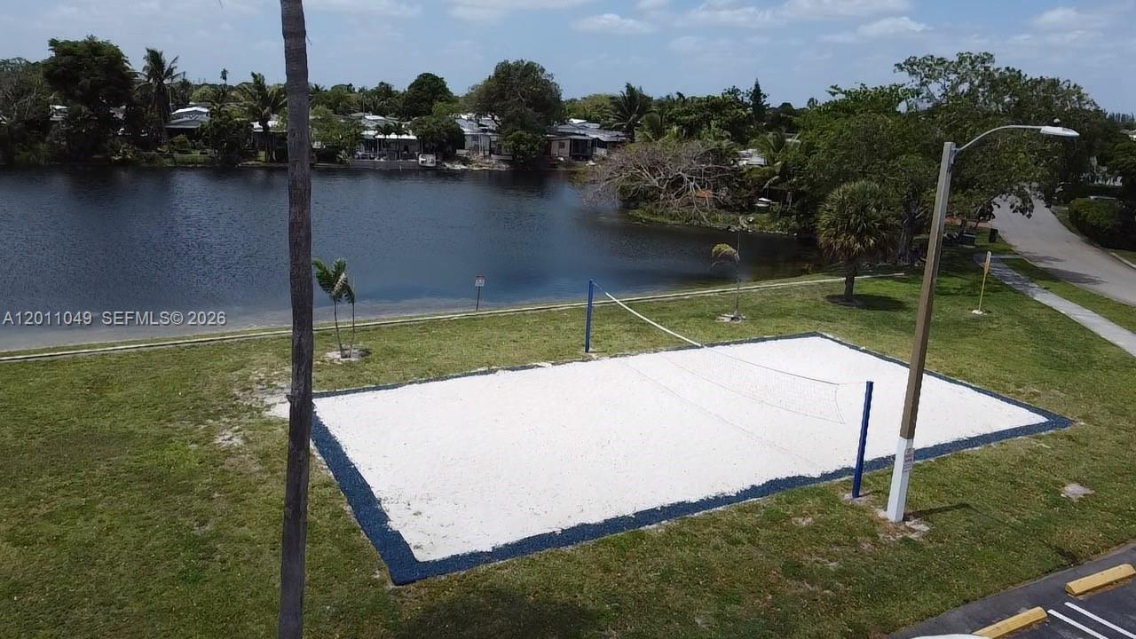 UNIVERSITY LAKES - Residential