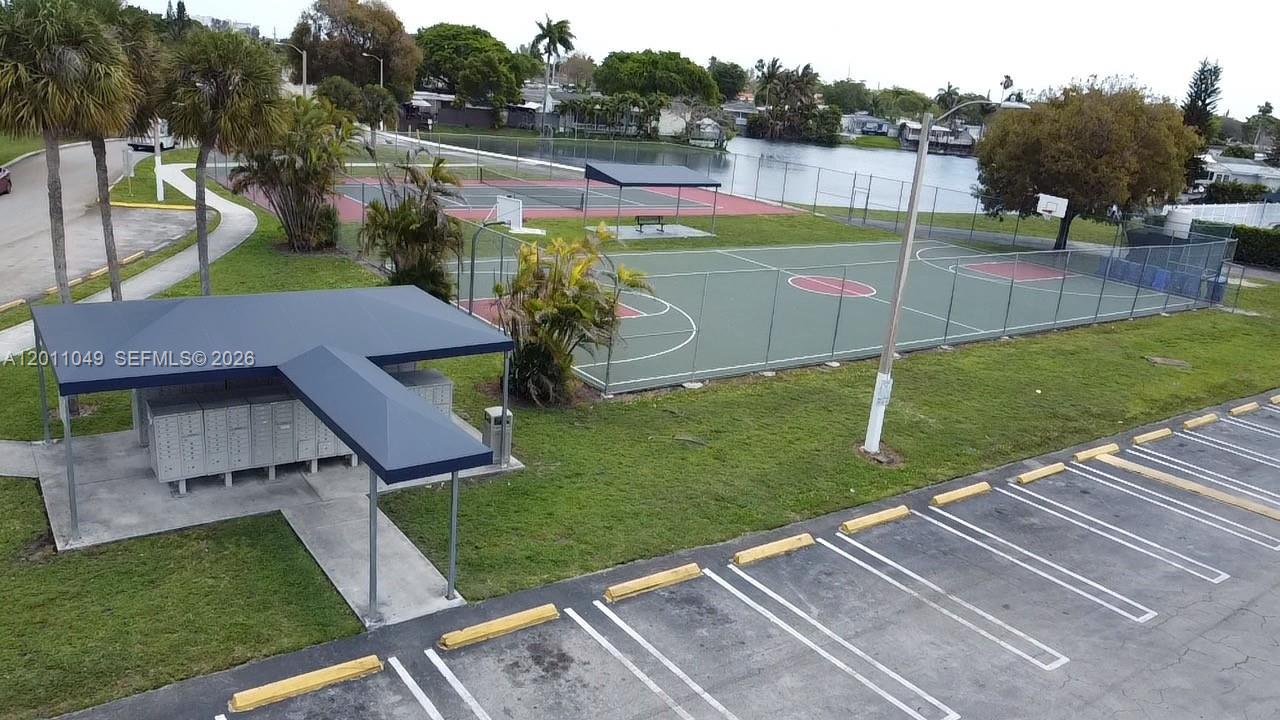 UNIVERSITY LAKES - Residential