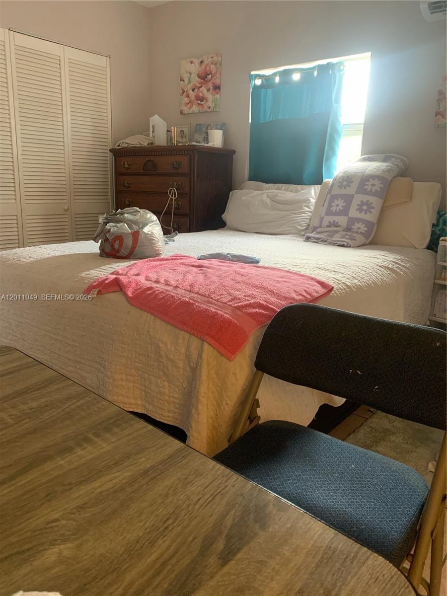 UNIVERSITY LAKES - Residential