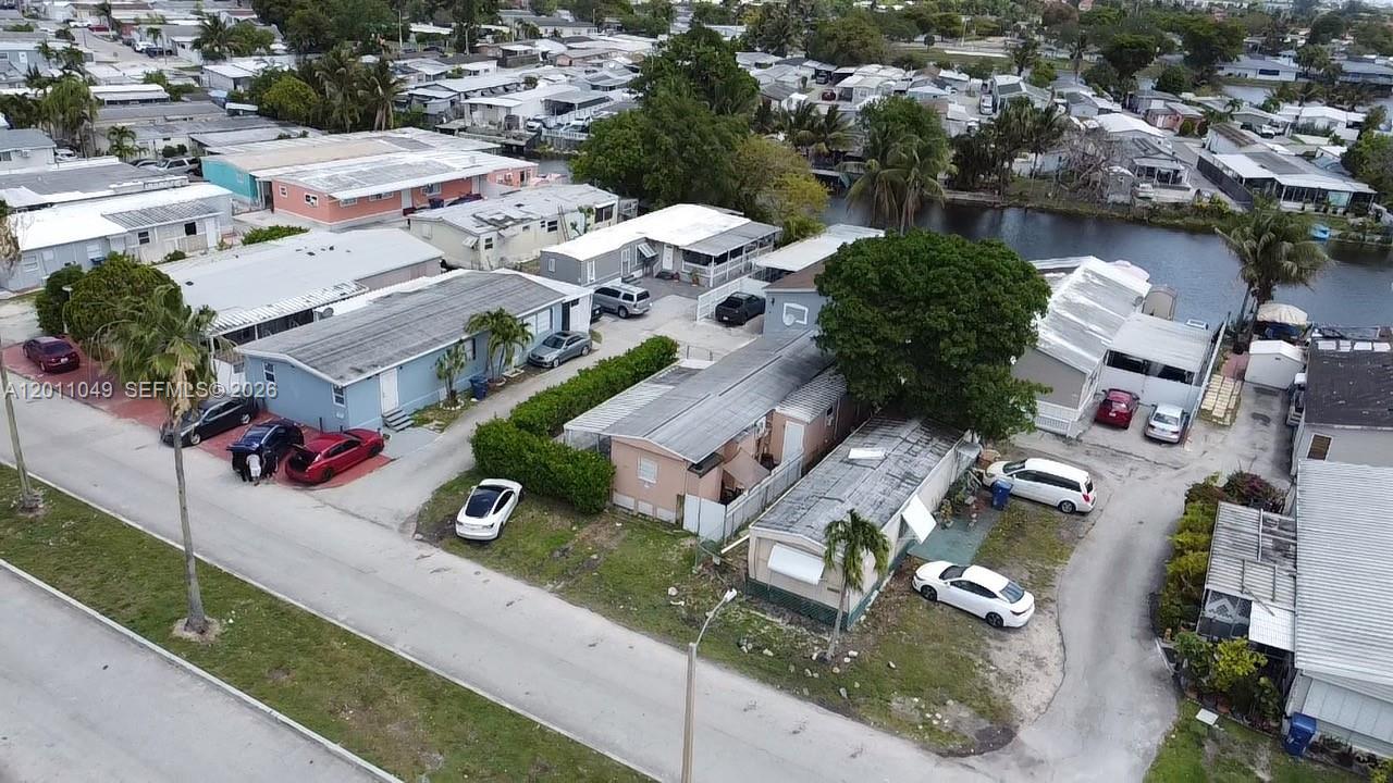 UNIVERSITY LAKES - Residential