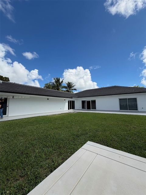 1200 SW 23rd Ct Miami FL 33135