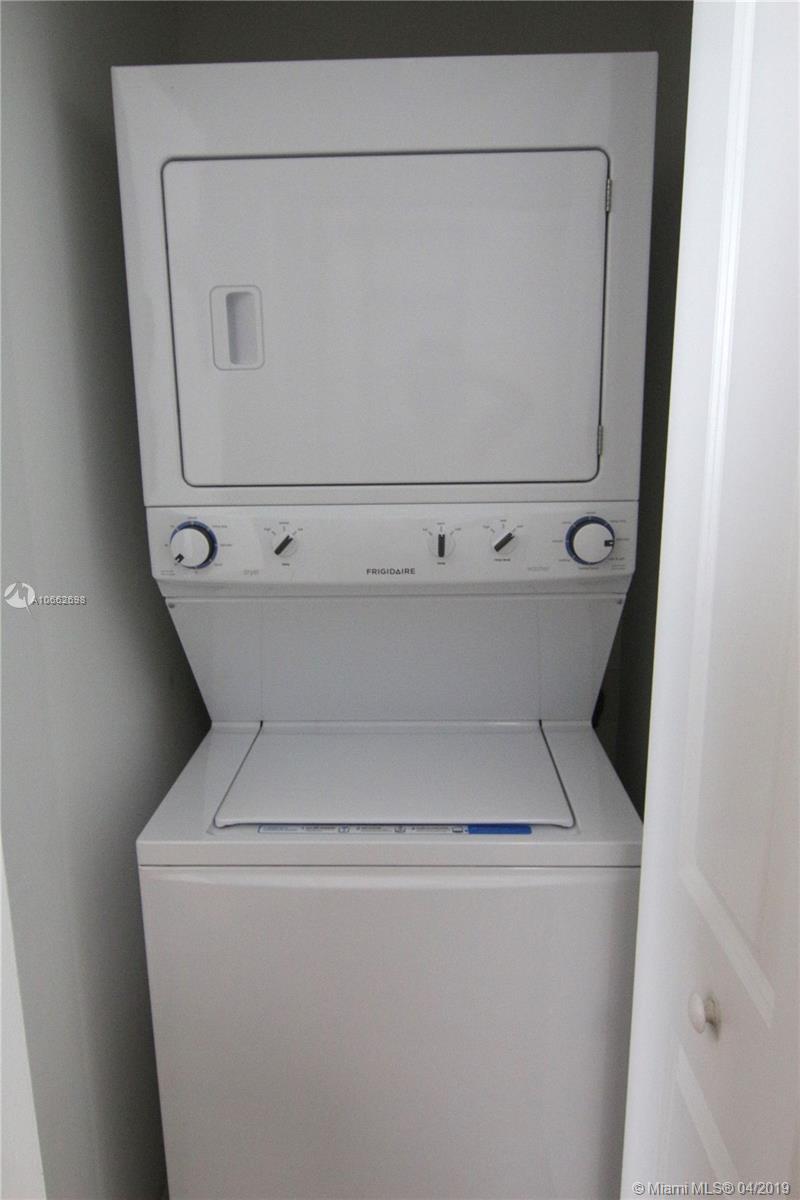 TOSCANO CONDO - Residential